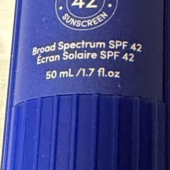 Lion Pose Unghosted Tinted Mineral SPF 42 New in Box - Picture 4 of 5